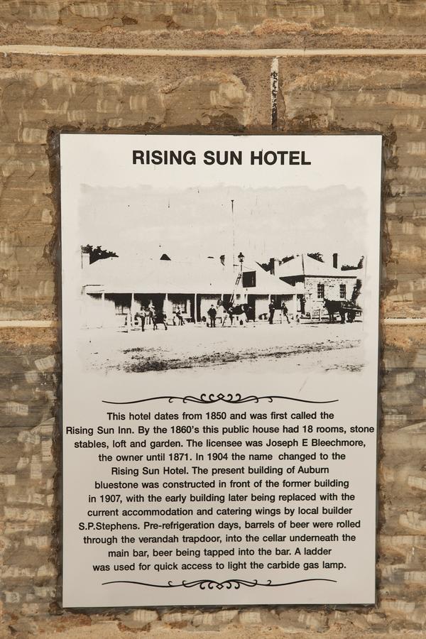 The Rising Sun Hotel Auburn Exteriér fotografie